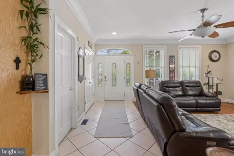 Entry Way - 3632 Bay Dr, Middle River, MD 21220 photo 2 of 6