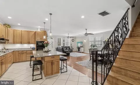 Entry Way - 3632 Bay Dr, Middle River, MD 21220 photo 1 of 6