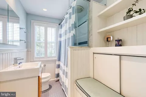 Bath - 162 Stanmore Rd, Baltimore, MD 21212 photo 1 of 2