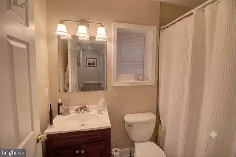 Bath - 401 Bigley, Halethorpe, MD 21227 photo 1 of 2