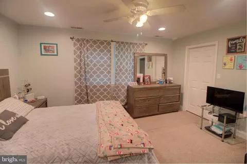 Bedroom - 401 Bigley, Halethorpe, MD 21227 photo 2 of 4