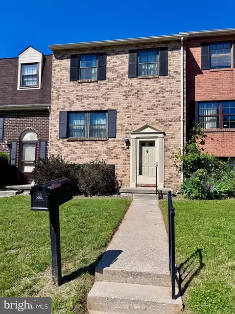 33 Brucester Bridge Ct, Catonsville, MD 21228