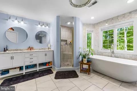 Bath - 5 Carroll Run Ct, Phoenix, MD 21131 photo 7 of 12