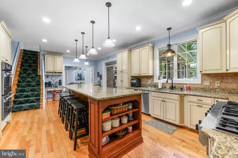 Kitchen - 5 Carroll Run Ct, Phoenix, MD 21131 photo 6 of 7