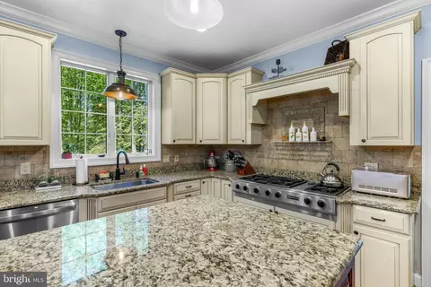 Kitchen - 5 Carroll Run Ct, Phoenix, MD 21131 photo 4 of 7