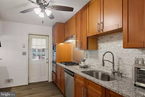 Kitchen - 5655 Utrecht Rd, Baltimore, MD 21206 photo 2 of 3