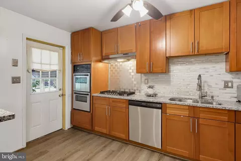 Kitchen - 5655 Utrecht Rd, Baltimore, MD 21206 photo 3 of 3