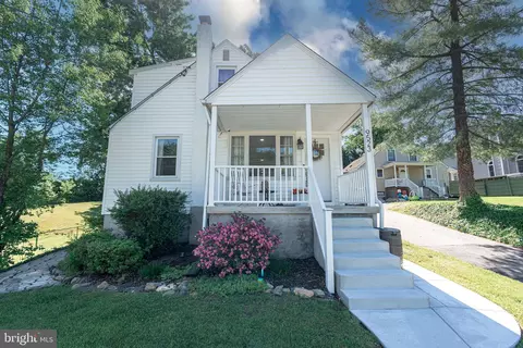 9523 Ridgely Ave, Parkville, MD 21234