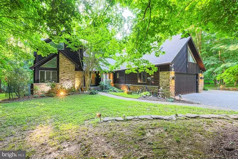 17 Montvieu Ct, Cockeysville, MD 21030