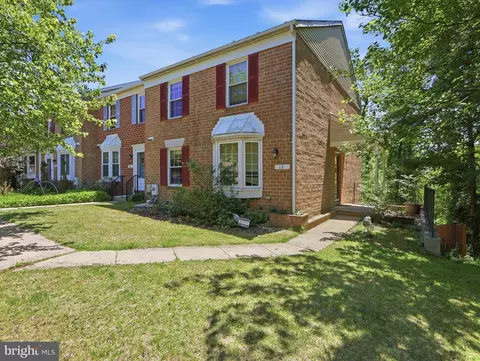 13 Courtwood Dr, Pikesville, MD 21208