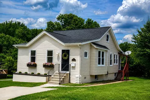 30 Fullerton Heights Ave, Nottingham, MD 21236