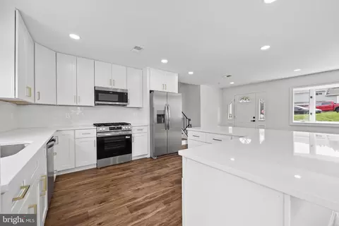 Kitchen - 5815 Heron Dr, Halethorpe, MD 21227 photo 1 of 5