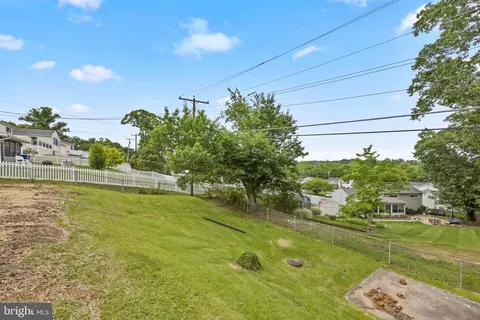 Exterior - 5815 Heron Dr, Halethorpe, MD 21227 photo 4 of 5