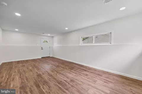 Living - 5815 Heron Dr, Halethorpe, MD 21227 photo 7 of 8