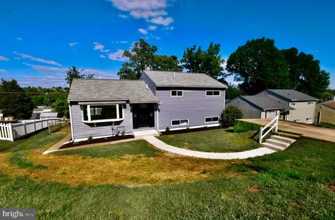 Exterior - 5815 Heron Dr, Halethorpe, MD 21227 photo 2 of 5