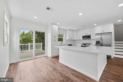 Kitchen - 5815 Heron Dr, Halethorpe, MD 21227 photo 2 of 5