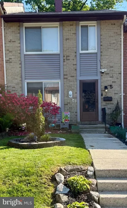 5 Bideford Ct, Parkville, MD 21234