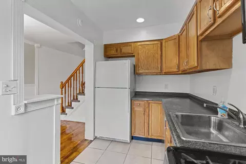 Entry Way - 8218 Kavanagh Rd, Dundalk, MD 21222 photo 6 of 8