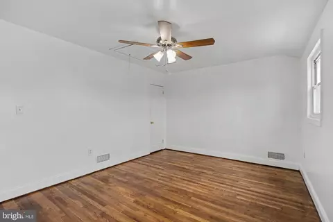 Bedroom - 8218 Kavanagh Rd, Dundalk, MD 21222 photo 4 of 5