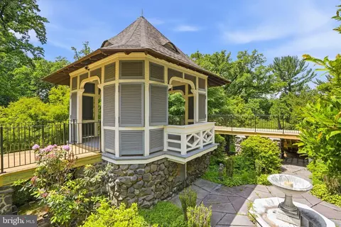 Exterior - 11 Devon Hill Rd #B8, Baltimore, MD 21210 photo 5 of 13