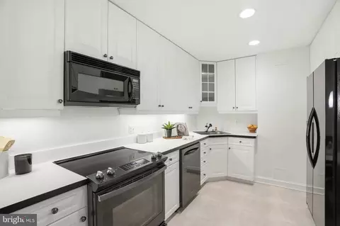Kitchen - 11 Devon Hill Rd #B8, Baltimore, MD 21210 photo 1 of 2