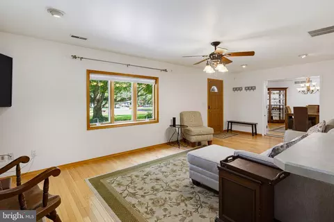 Living - 12815 Eastern Ave, Middle River, MD 21220 photo 2 of 2
