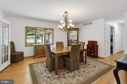 Dining - 12815 Eastern Ave, Middle River, MD 21220 photo 2 of 3