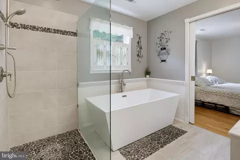 Bath - 12815 Eastern Ave, Middle River, MD 21220 photo 3 of 6