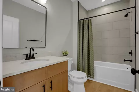 Bath - 3550 Revolea Beach Rd, Middle River, MD 21220 photo 1 of 1