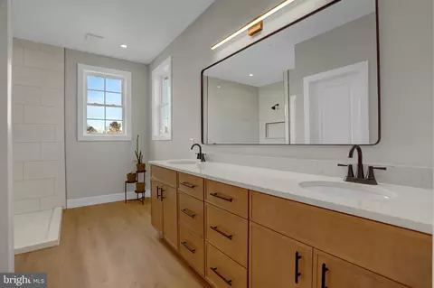 Entry Way - 3550 Revolea Beach Rd, Middle River, MD 21220 photo 2 of 4