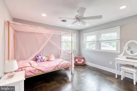 Bedroom - 5820 Heron Dr, Halethorpe, MD 21227 photo 5 of 6