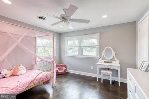 Bedroom - 5820 Heron Dr, Halethorpe, MD 21227 photo 6 of 6