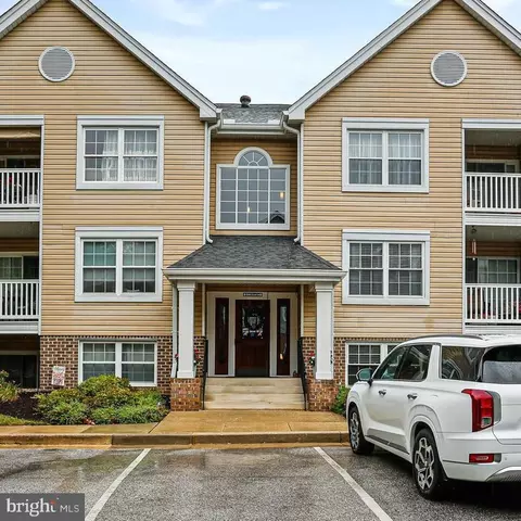 3 Ginford Pl #204, Catonsville, MD 21228