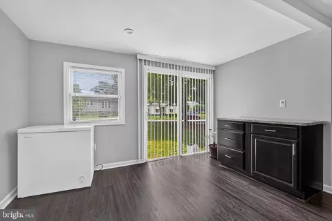 Entry Way - 6700 Brighton Ave, Baltimore, MD 21215 photo 6 of 10