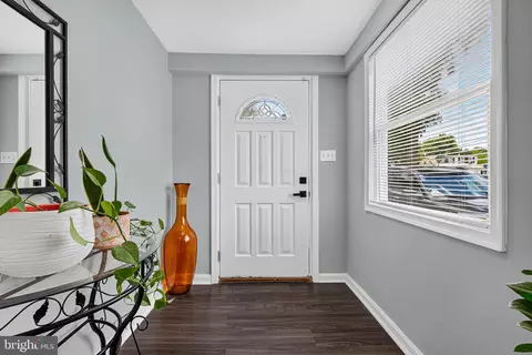 Entry Way - 6700 Brighton Ave, Baltimore, MD 21215 photo 1 of 10
