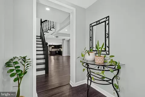Entry Way - 6700 Brighton Ave, Baltimore, MD 21215 photo 2 of 10