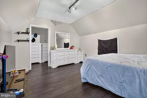 Bedroom - 6700 Brighton Ave, Baltimore, MD 21215 photo 6 of 8