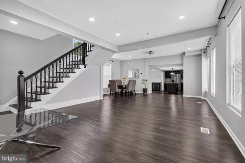 Entry Way - 6700 Brighton Ave, Baltimore, MD 21215 photo 3 of 10
