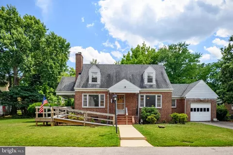 211 Hillendale Ave, Halethorpe, MD 21227