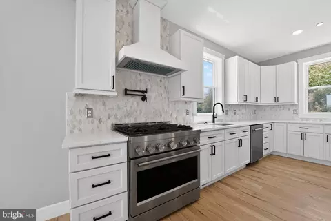 Kitchen - 4602 Todd Point Ln, Sparrows Point, MD 21219 photo 2 of 2
