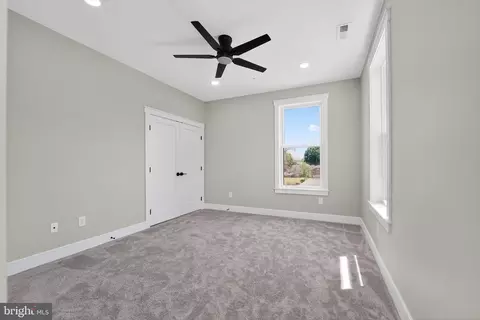 Bedroom - 4602 Todd Point Ln, Sparrows Point, MD 21219 photo 2 of 8