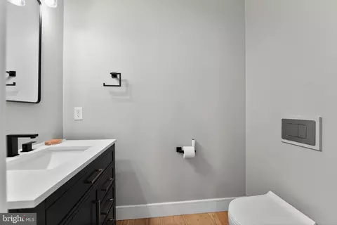 Bath - 4602 Todd Point Ln, Sparrows Point, MD 21219 photo 7 of 10