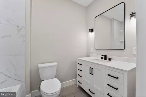 Bath - 4602 Todd Point Ln, Sparrows Point, MD 21219 photo 9 of 10