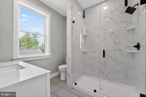 Bath - 4602 Todd Point Ln, Sparrows Point, MD 21219 photo 8 of 10