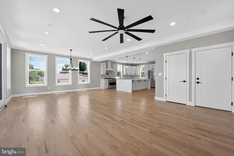 Living - 4602 Todd Point Ln, Sparrows Point, MD 21219 photo 2 of 2
