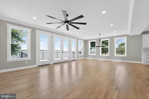 Living - 4602 Todd Point Ln, Sparrows Point, MD 21219 photo 1 of 2