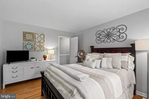 Bedroom - 13608 Royal Crest Rd, Phoenix, MD 21131 photo 6 of 8