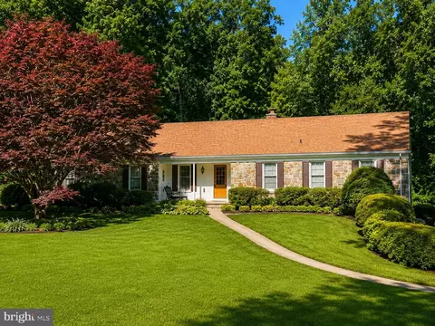 13608 Royal Crest Rd, Phoenix, MD 21131