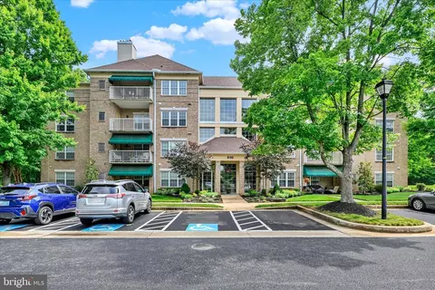 510 Limerick Cir #301, Lutherville Timonium, MD 21093