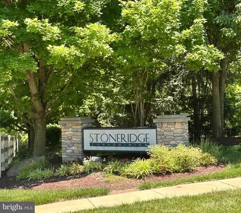 8801 Stone Ridge Cir #201, Pikesville, MD 21208